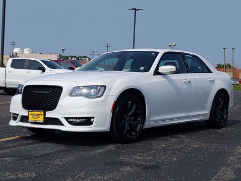 2022 Chrysler 300 Touring L in Princeton, IL - Prescott Brothers Auto Group