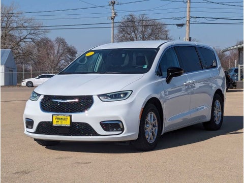 2024 Chrysler Pacifica Touring L in Princeton, IL - Prescott Brothers Auto Group
